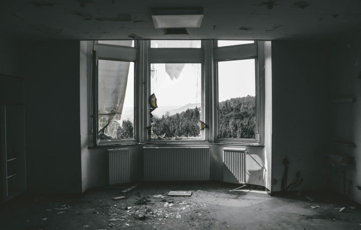 What to Do When You Need Emergency Glazing in a Hurry