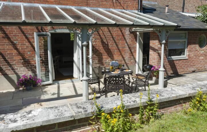 Planning Permission, Materials and Costs: A Homeowner’s Guide to Bespoke Glass Verandas in the UK